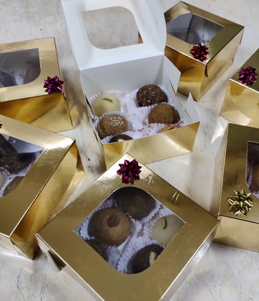 Baayos also specializes in wedding hampers and ladoo boxes for your special occasions