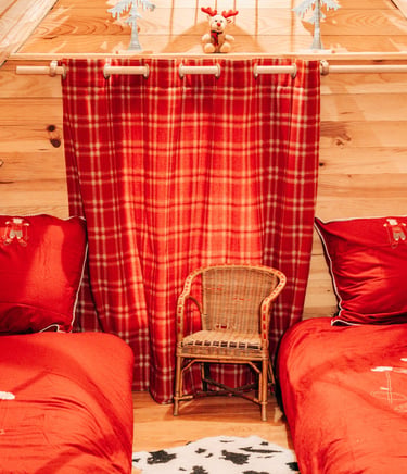 Chambre familiale avec 2 petite lits  – meublé 2 étoiles Pyrénées