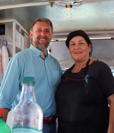 Diputado Fernando Ugarte Tejeda visitando Feria Libre de Rancagua