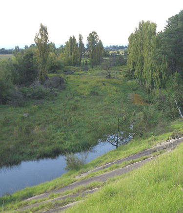 On the Avon River near Stratford by Vmenkov 