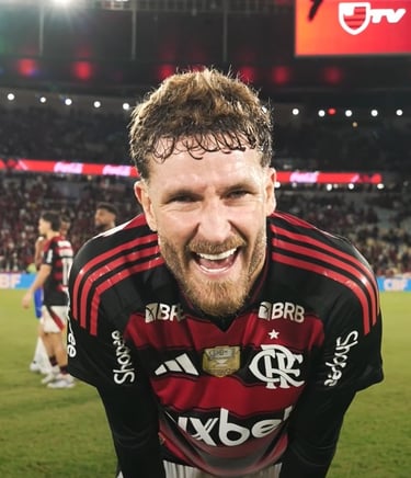 Léo Pereira marcou o primeiro gol da partida.