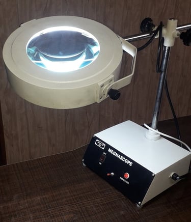 Magnifying Lamp 