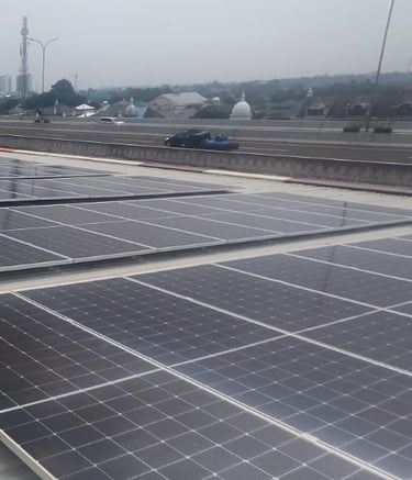 Solar Panel Gedung Kantor