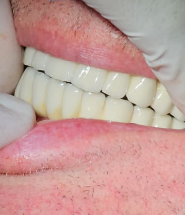 Dentista revisando dientes en Badajoz