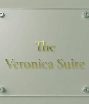 Premium Double Hotel Room In Hull City