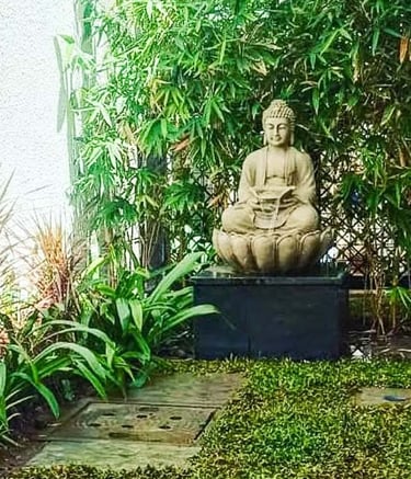 Unique fibre sculptures enhancing visual appeal of garden space by Garden Designers