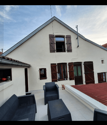 rénovation de facade en enduit projeté à Malain