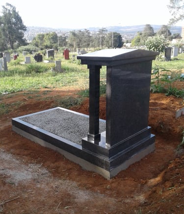 Back view of a Tegg's T39 fitted with floor and chips
