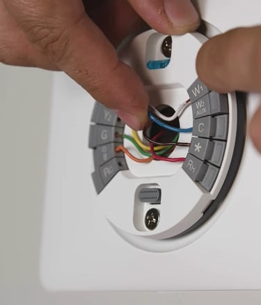 checking wire connection in a smart thermostat