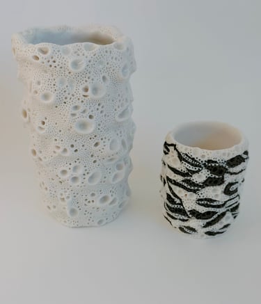 Vase Corail blanc et blanc-noir,  17cm et 9 cm,  Porcelaine blanche et noire