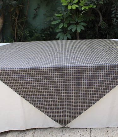 Alquiler de mesas con mantel y sillas