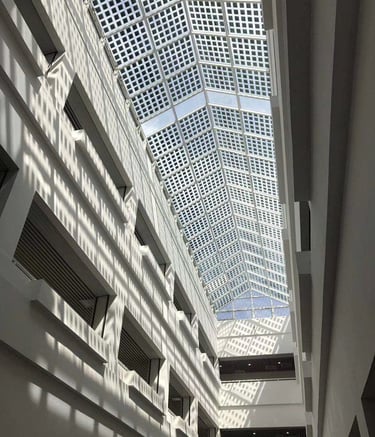 BIPV технология, приложена върху обществена административна сграда