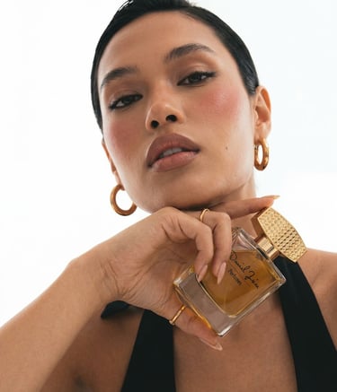 Imagen editorial de perfume generada con Inteligencia Artificial