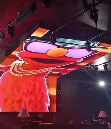 instalación de mega pantalla curva