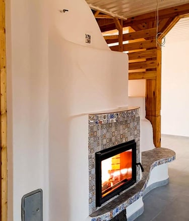 sobă personalizată, sobă albă, sobă pensiune, sobă design ondulat, sobă unică Delta Dunării cu materiale naturale.