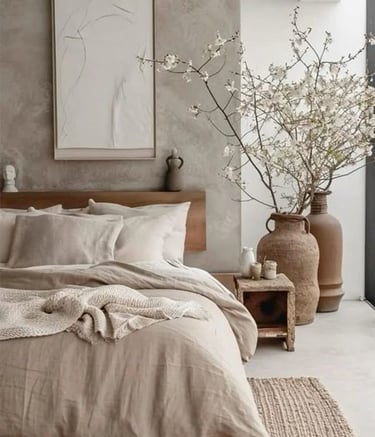 Interior de un dormitorio moderno con tonos arena