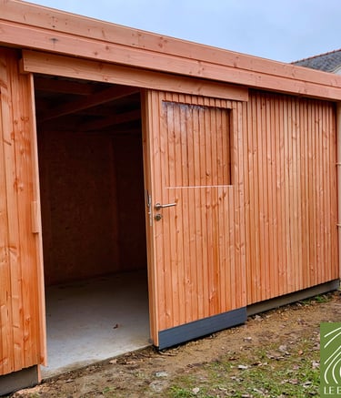 Abri de jardin en bois porte coulissante
