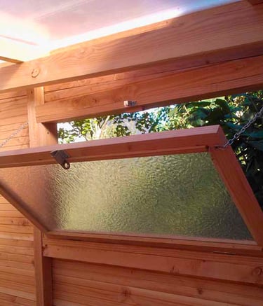 Abri de jardin en bois avec fenetre ouvrante