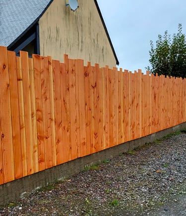 Cloture en planches verticales en douglas