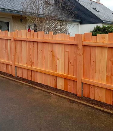 Cloture en planches verticales en douglas