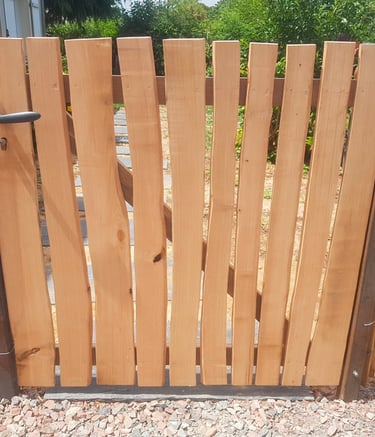 Portillon en chataigner cadre en chene