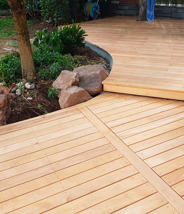 terrasse bois en robinier faux acacia