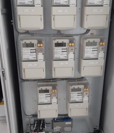 Панель со счетчиками электроэнергии А1800