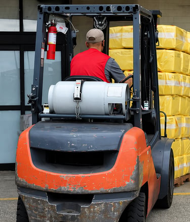 Preparación de mercancía para distribución mediante operación de carga en centro logístico