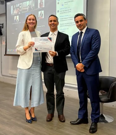 Participação em palestra na OAB-ES com entrega de certificado na Comissão Especial de Acidente 