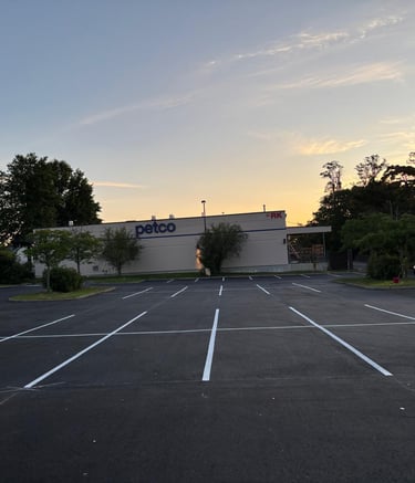 Demarcação viária em área industrial