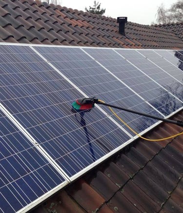 Ook zonnepanelen maken wij schoon in Groningen en omgeving