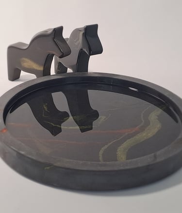 Handcrafted dark gypsum tray and a glossy black resin interior, reflecting two small horse figurines