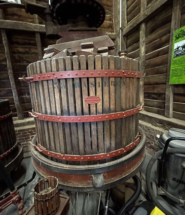 Visite sur tablette numérique de l'ecomusée de la pomme et du cidre