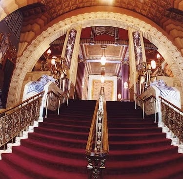 pantages-theatre-stairs-entrance-losangeles
