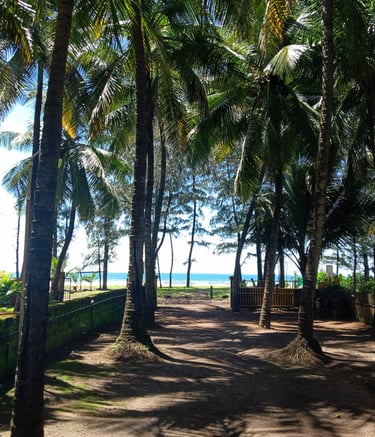 Stay in front of Ladghar Beach