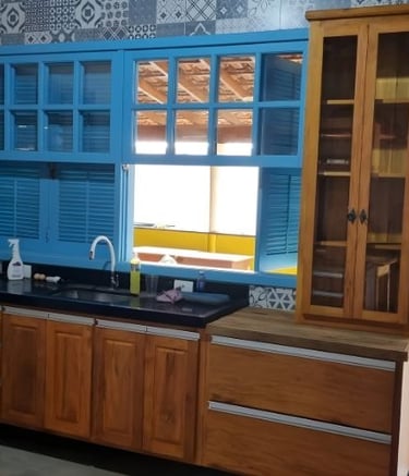 Cozinha Sob medida em Madeira Maciça