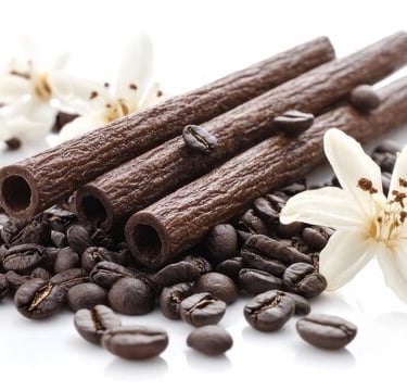 Ethically sourced premium African organic vanilla bean pods, vanilla powder and cut up vanilla 