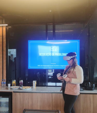 "pessoas ultilizando VR para Integração e dinâmica de Grupo"  