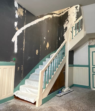 Montée d'escalier en travaux
