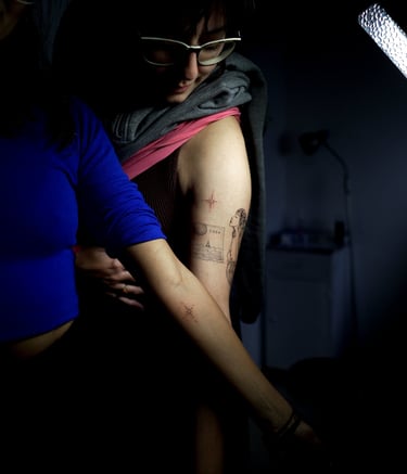 fineline tattoo brazo cusco peru