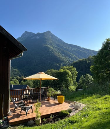 réalisation d'une terrasse bois dans le Massif des Bauges