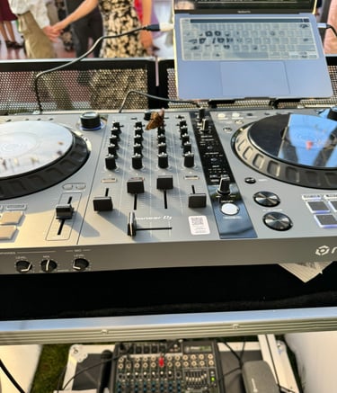 a dj - rx - 9000 dj - rx - s with a