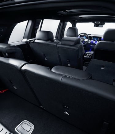 Taxi, véhicule 7 places haut de gamme, alliant confort espace et élégance pour tous vos déplacement.