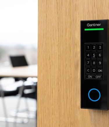 أنظمة التحكم في الوصول (Access Control Systems)