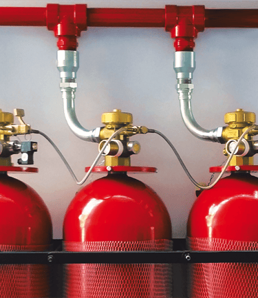 يعمل على إطلاق CO2 لإخماد الحرائق بسرعة دون ترك أي بقايا. مثالي للغرف الكهربائية