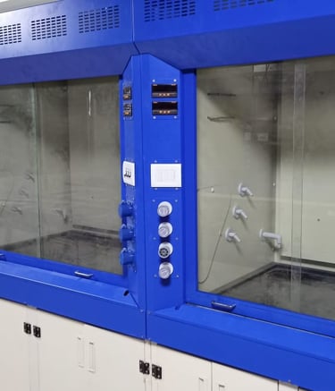 Stainless steel fume hood for pharmaceutical laboratory
