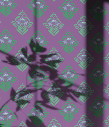 fioletowa taeta w kwiaty