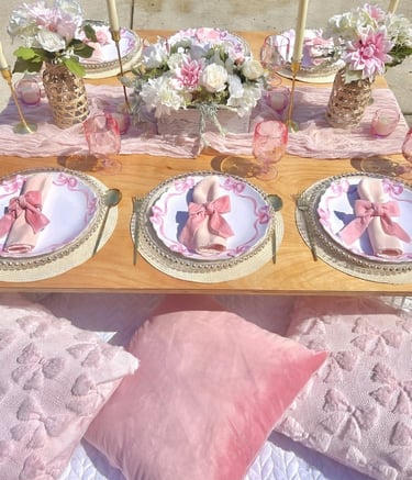 Northeast Georgia's luxury picnic expert Gathered Grace Picnic Co pink preppy bow theme tablescape 
