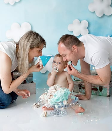 Book Your Cake Smash Photoshoot Now!