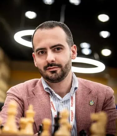 Chess trainer Vlad Ghita, captured by David Llada at EICC 2025 in Eforie Nord, Romania
